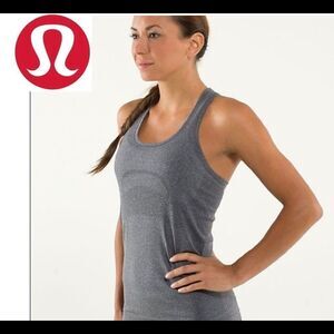 Lululemon swiftly tech racerback tank in Heathered gray size 6